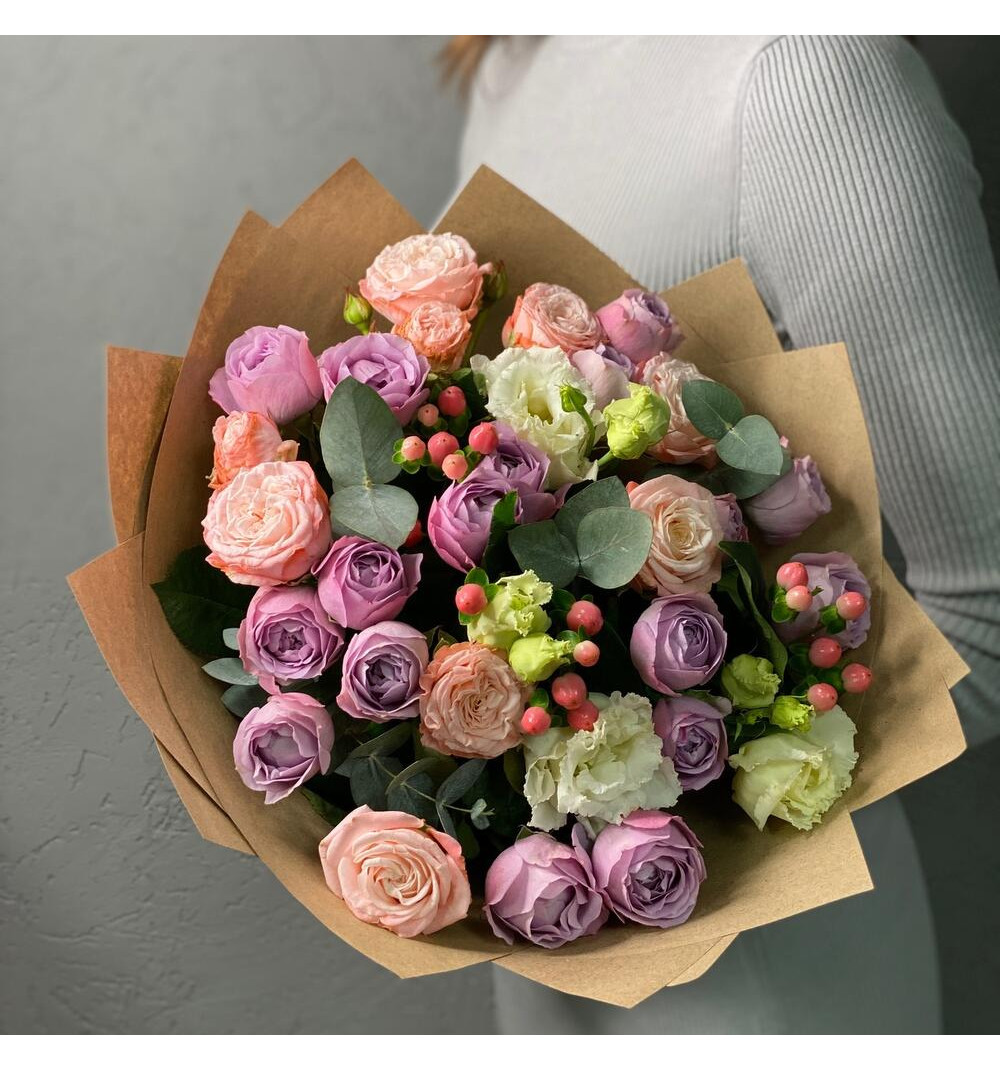 Авторский букет из пионовидных роз