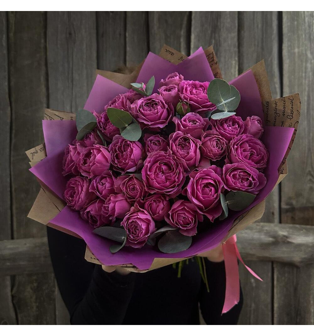 Mono-bouquet of peony spray roses Misty Bubbles