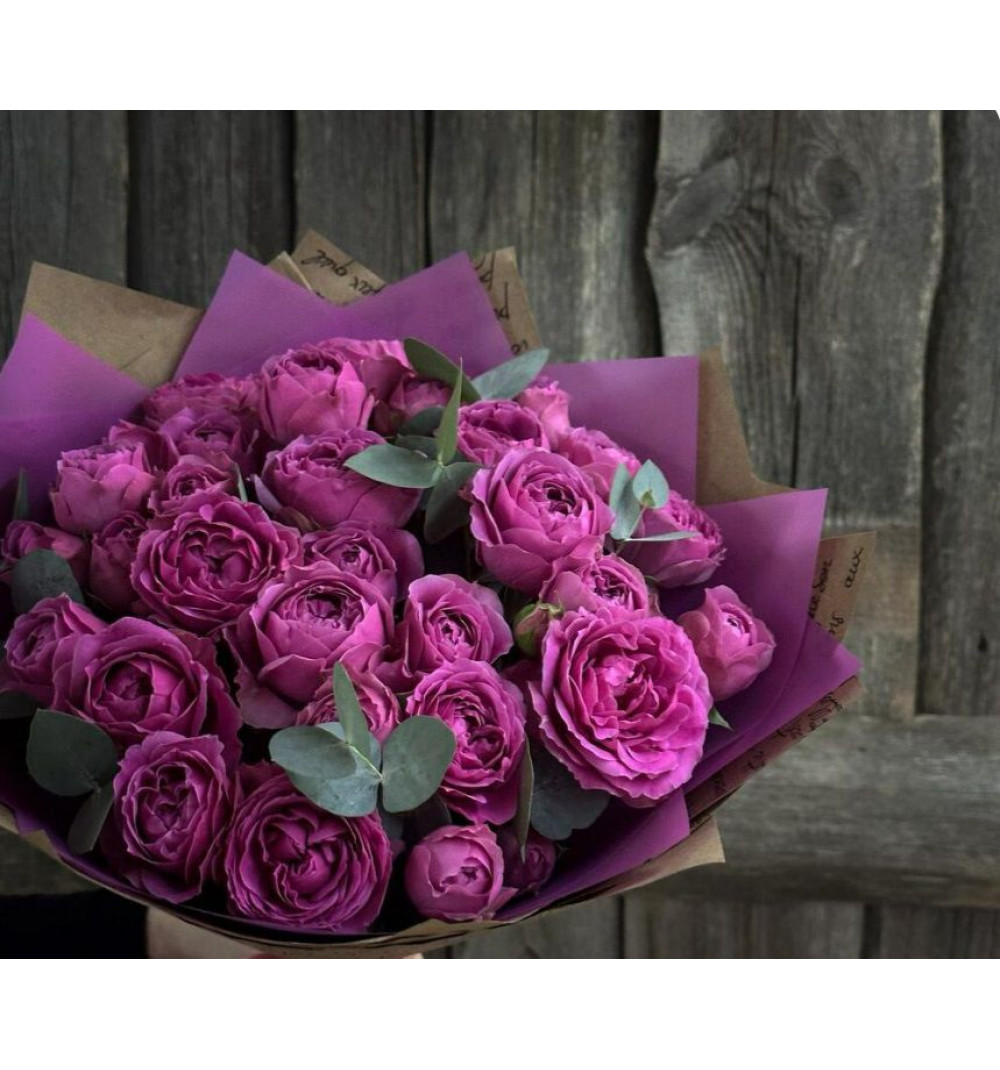 Mono-bouquet of peony spray roses Misty Bubbles