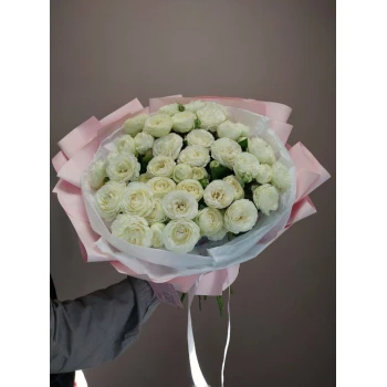 Bouquet of 31 white roses
